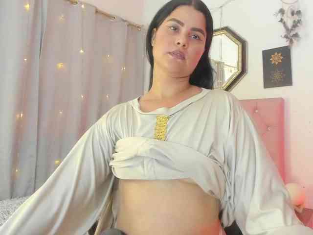 AishaAmin webcam