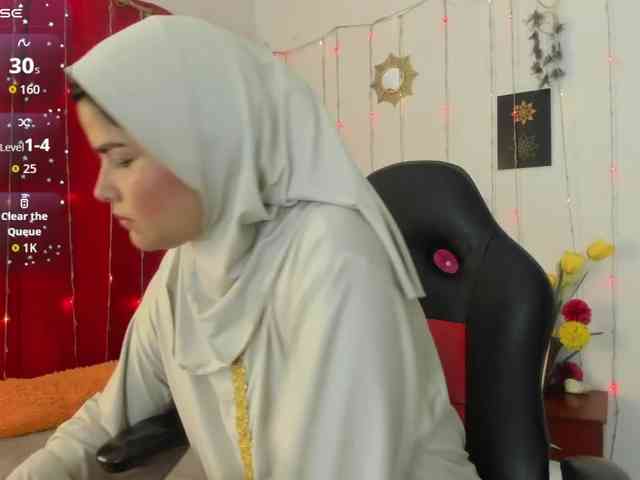 AishaAmin webcam