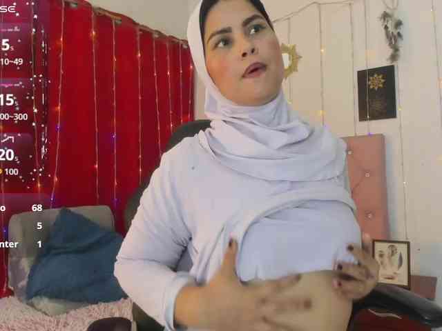 AishaAmin webcam