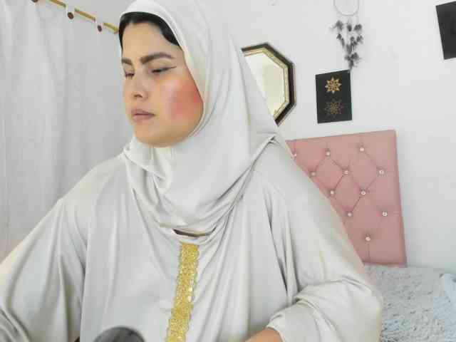 AishaAmin webcam