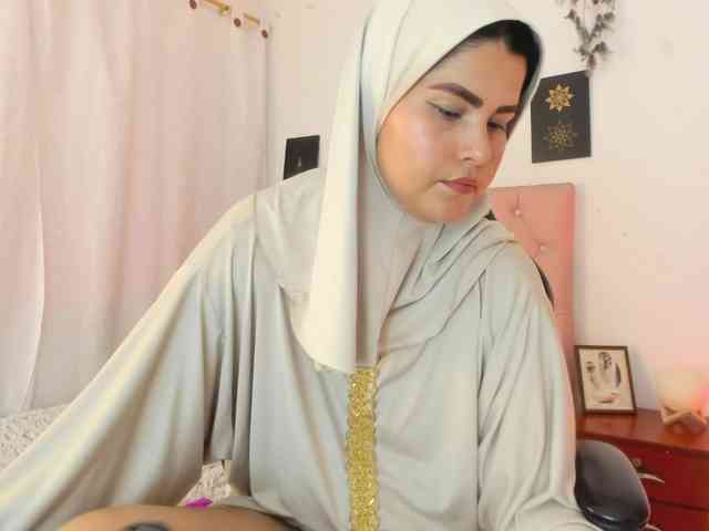 AishaAmin webcam