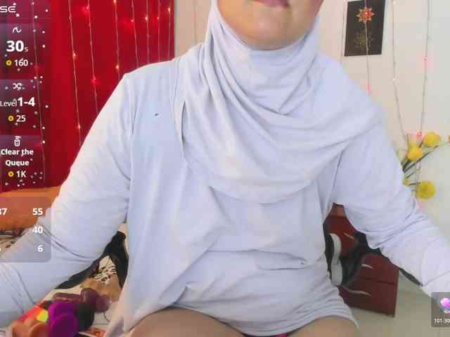 AishaAmin webcam
