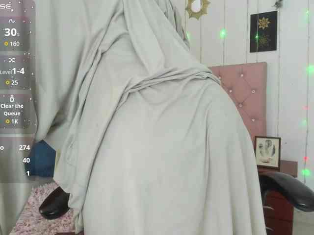 AishaAmin webcam