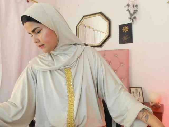 AishaAmin webcam