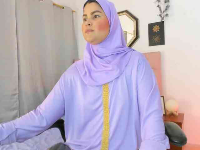 AishaAmin webcam
