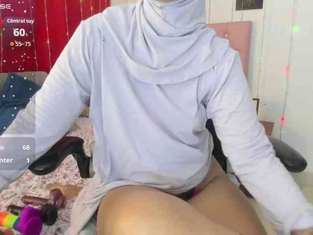 AishaAmin webcam
