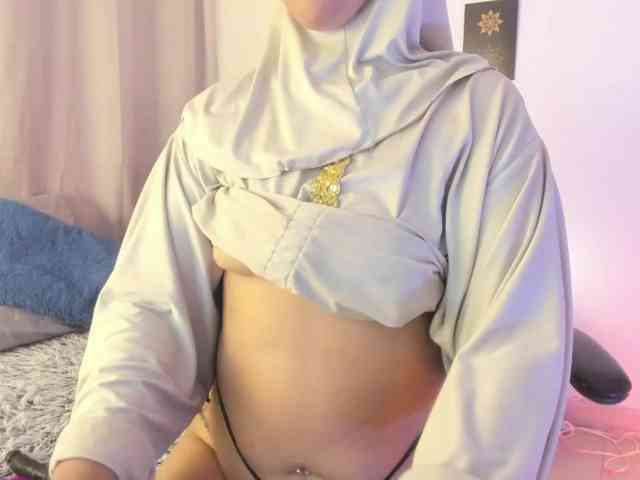 AishaAmin webcam