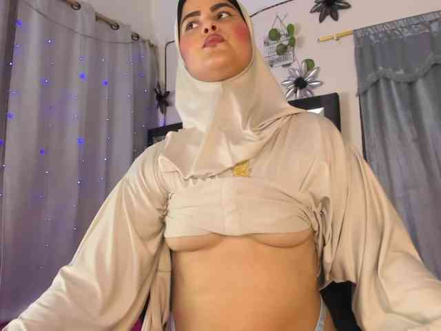 AishaAmin webcam