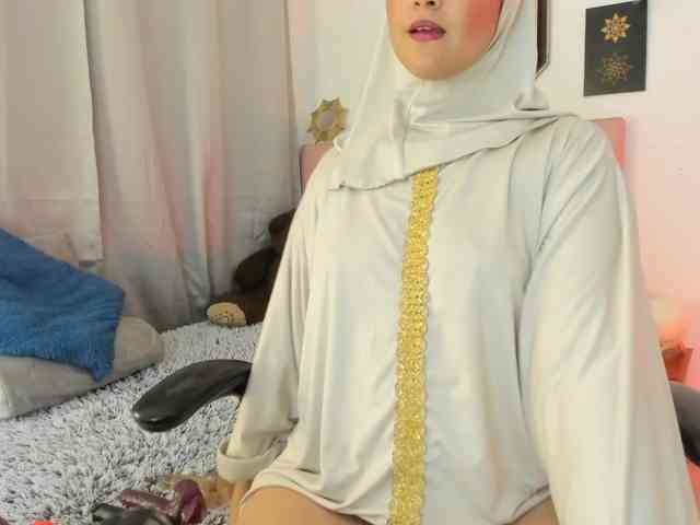 AishaAmin webcam