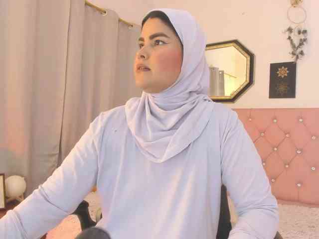 AishaAmin webcam