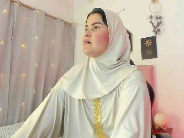AishaAmin webcam