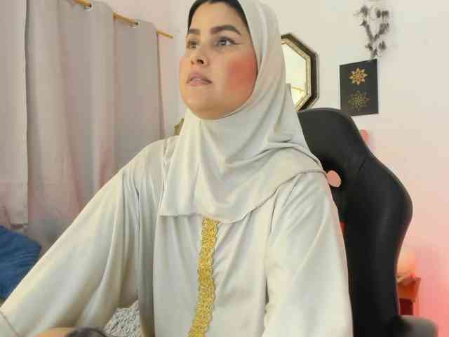 AishaAmin webcam