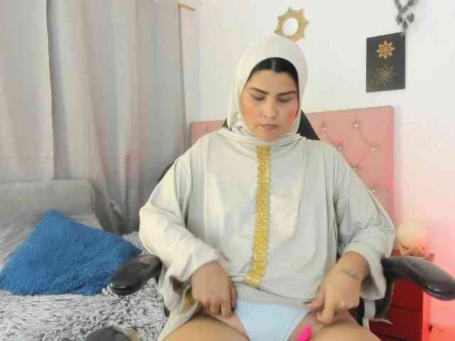 AishaAmin webcam