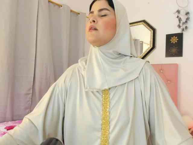 AishaAmin webcam