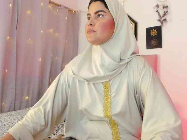 AishaAmin webcam