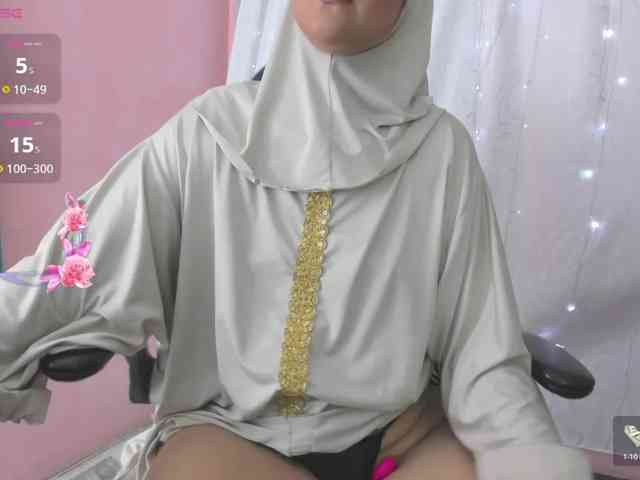 AishaAmin webcam