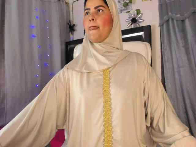 AishaAmin webcam