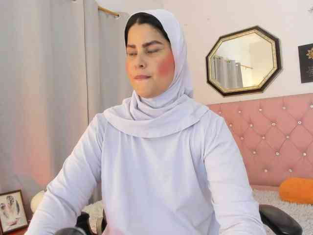 AishaAmin webcam