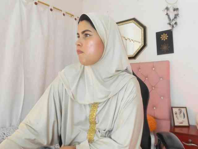 AishaAmin webcam