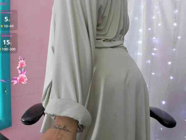AishaAmin webcam