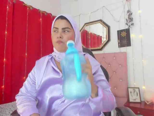 AishaAmin webcam