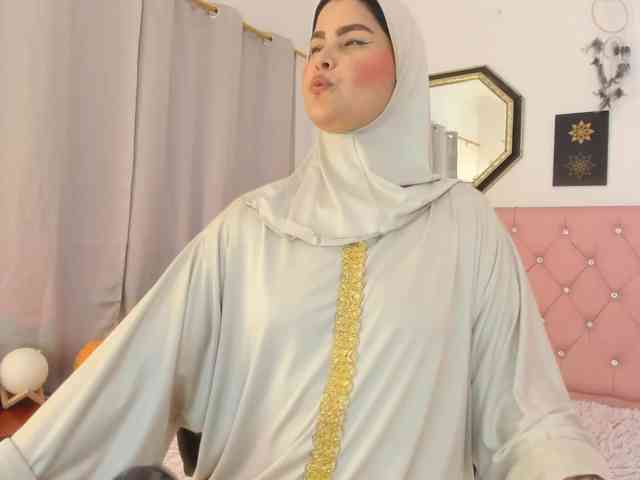 AishaAmin webcam