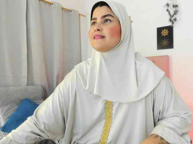 AishaAmin webcam