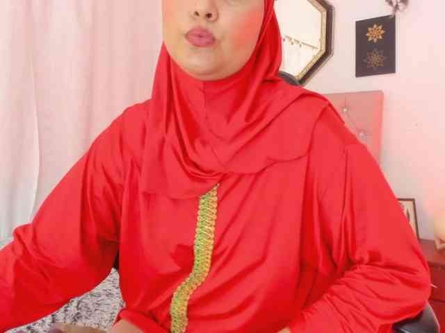 AishaAmin webcam