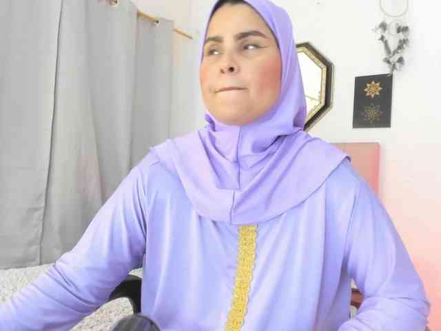 AishaAmin webcam