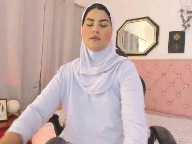 AishaAmin webcam