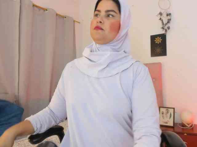 AishaAmin webcam