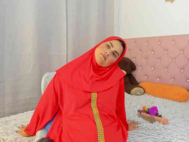 AishaAmin webcam