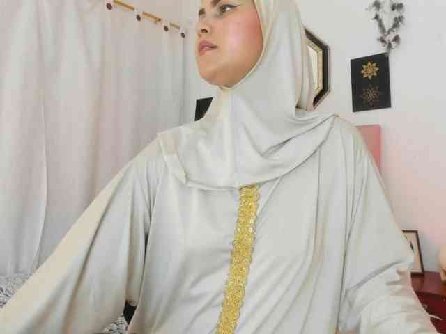 AishaAmin webcam