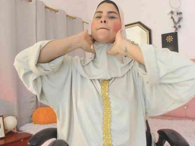 AishaAmin webcam