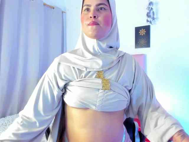 AishaAmin webcam