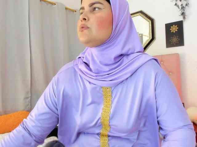 AishaAmin webcam