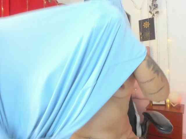 AishaAmin webcam