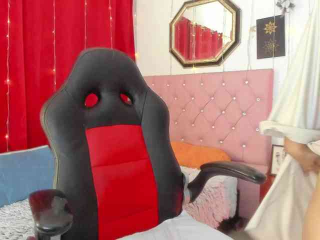 AishaAmin webcam