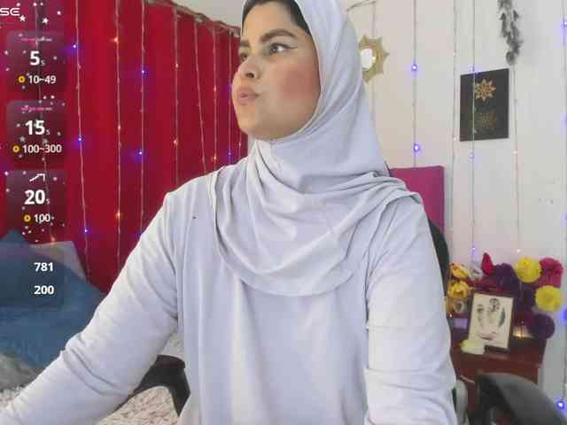 AishaAmin webcam