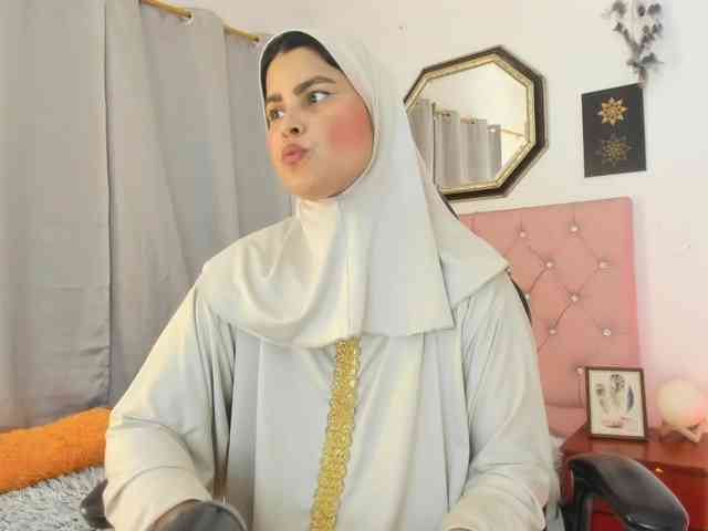 AishaAmin webcam