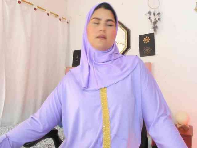AishaAmin webcam