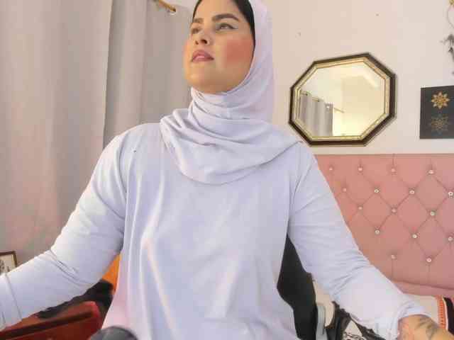 AishaAmin webcam