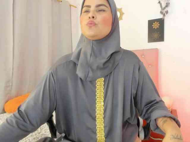 AishaAmin webcam