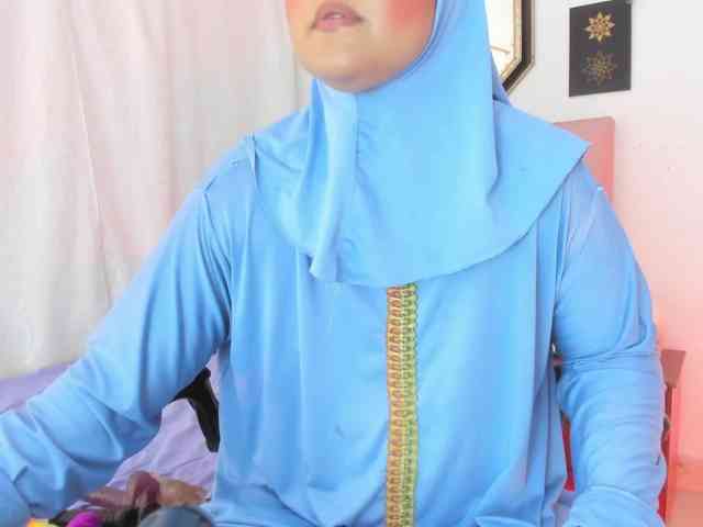 AishaAmin webcam