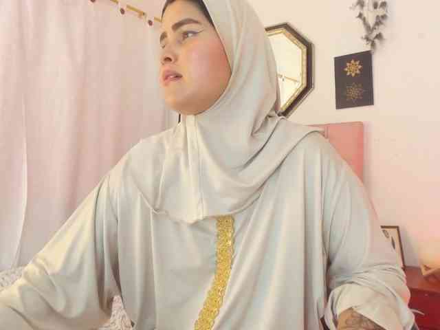 AishaAmin webcam