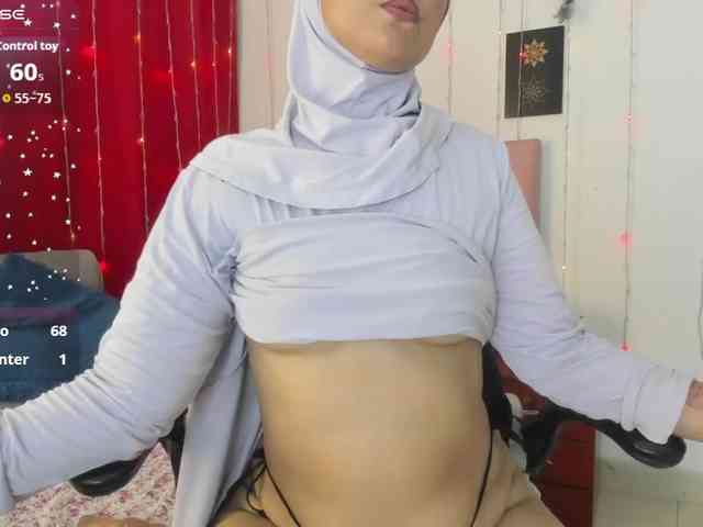 AishaAmin webcam