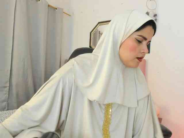 AishaAmin webcam