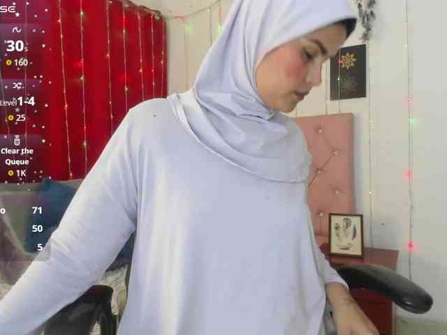 AishaAmin webcam