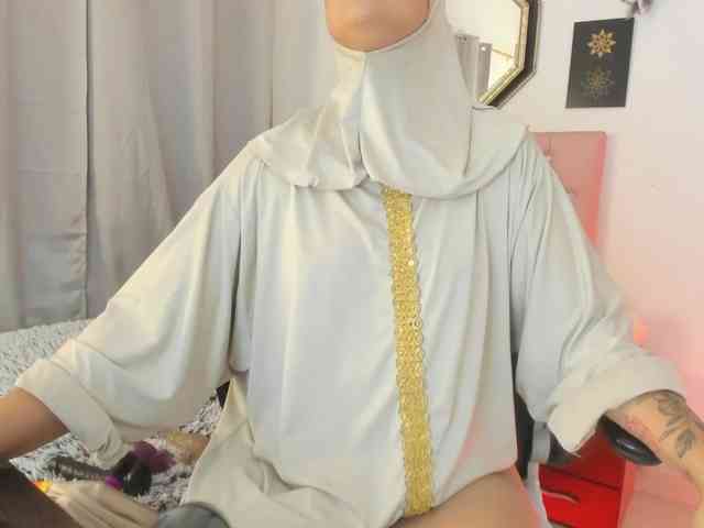 AishaAmin webcam
