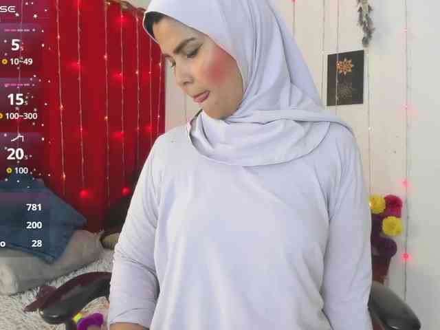 AishaAmin webcam